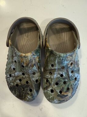 CROCS Kids Realtree Camo Classic Clog - Green/Brown
